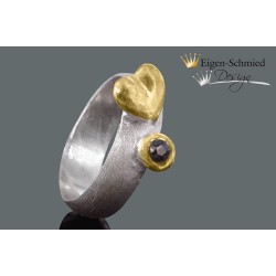 size 56 + 57, love´s radiance