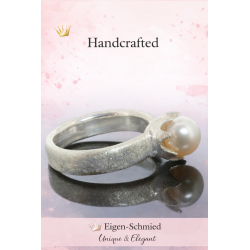 size 58 + 59, Timeless pearl